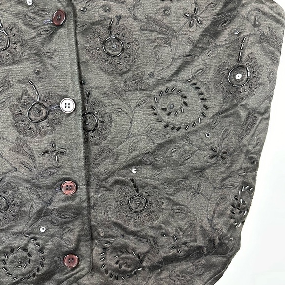 Kar a van black vest vintage size medium p2p 18-1/2 24”length embroidered. - Picture 3 of 6